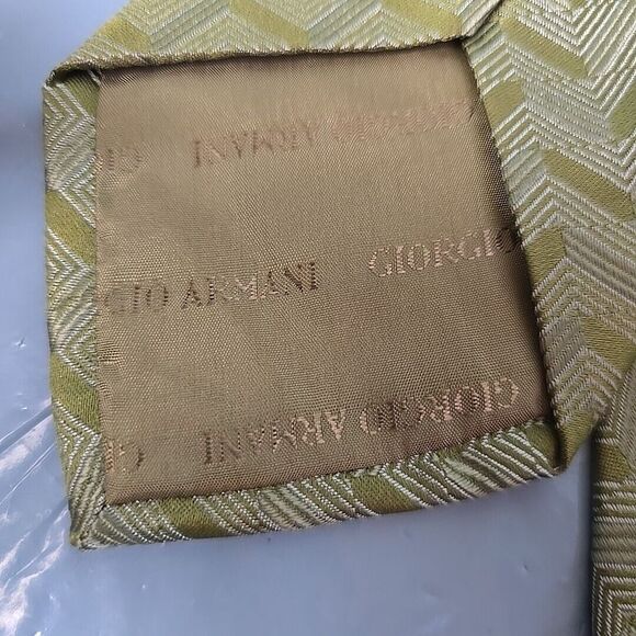 Giorgio Armani Men's Green Tie 60"x3.75" Geometric Silk Necktie Made in Italy - Picture 5 of 8
